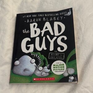 Scholastic The Bad Guys in Alien vs Bad Guys - Black and Green Cover